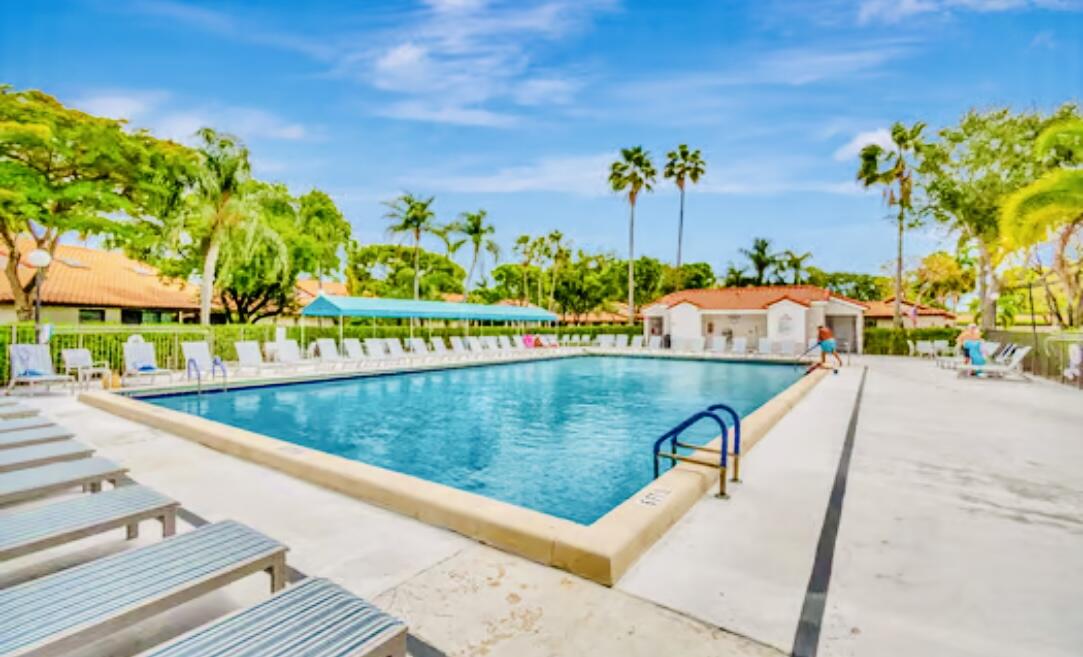 HUNTINGTON POINTE - Residential