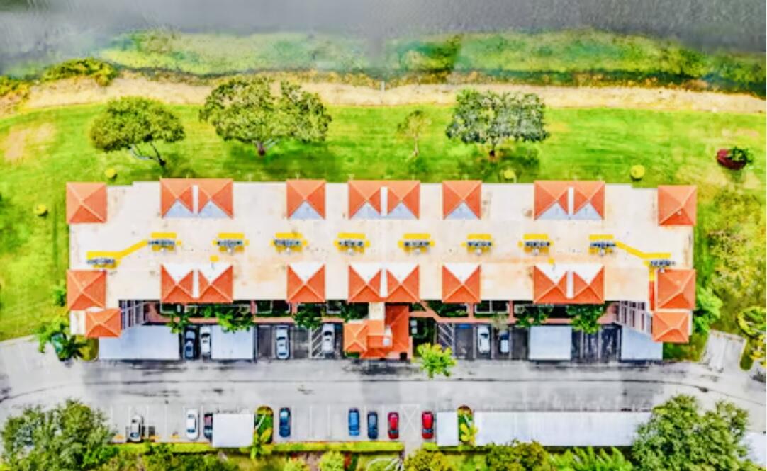 HUNTINGTON POINTE - Residential