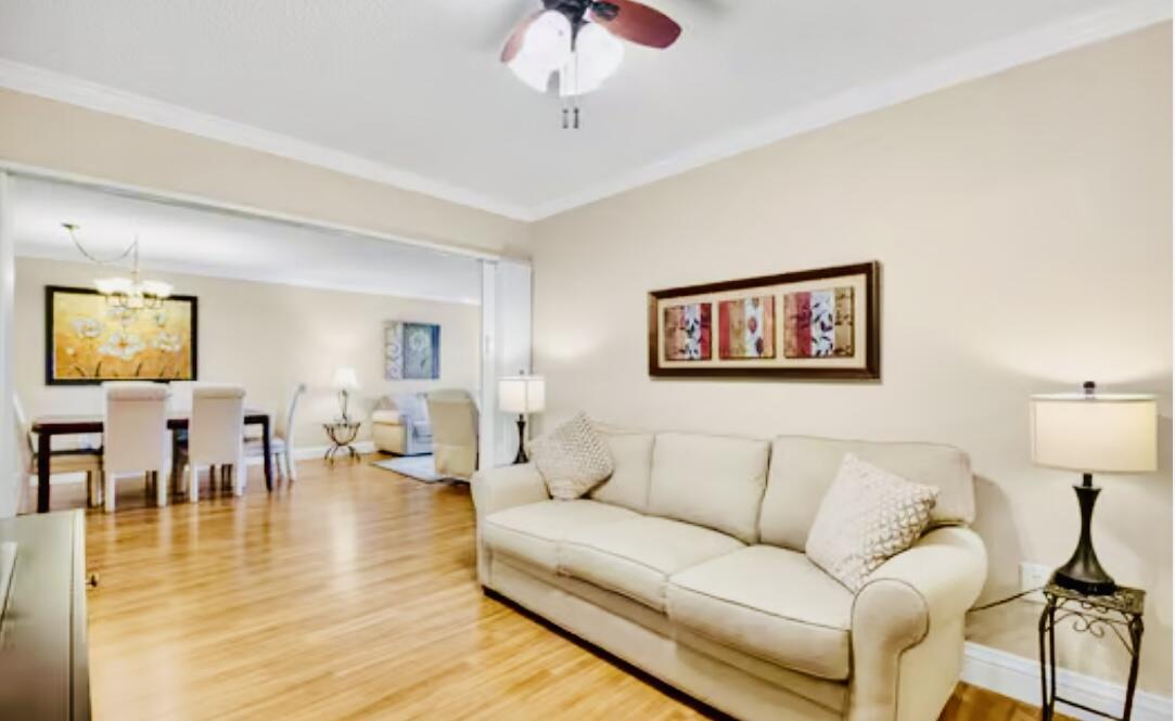 HUNTINGTON POINTE - Residential