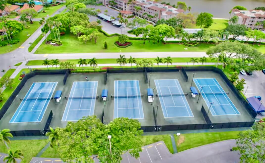 HUNTINGTON POINTE - Residential