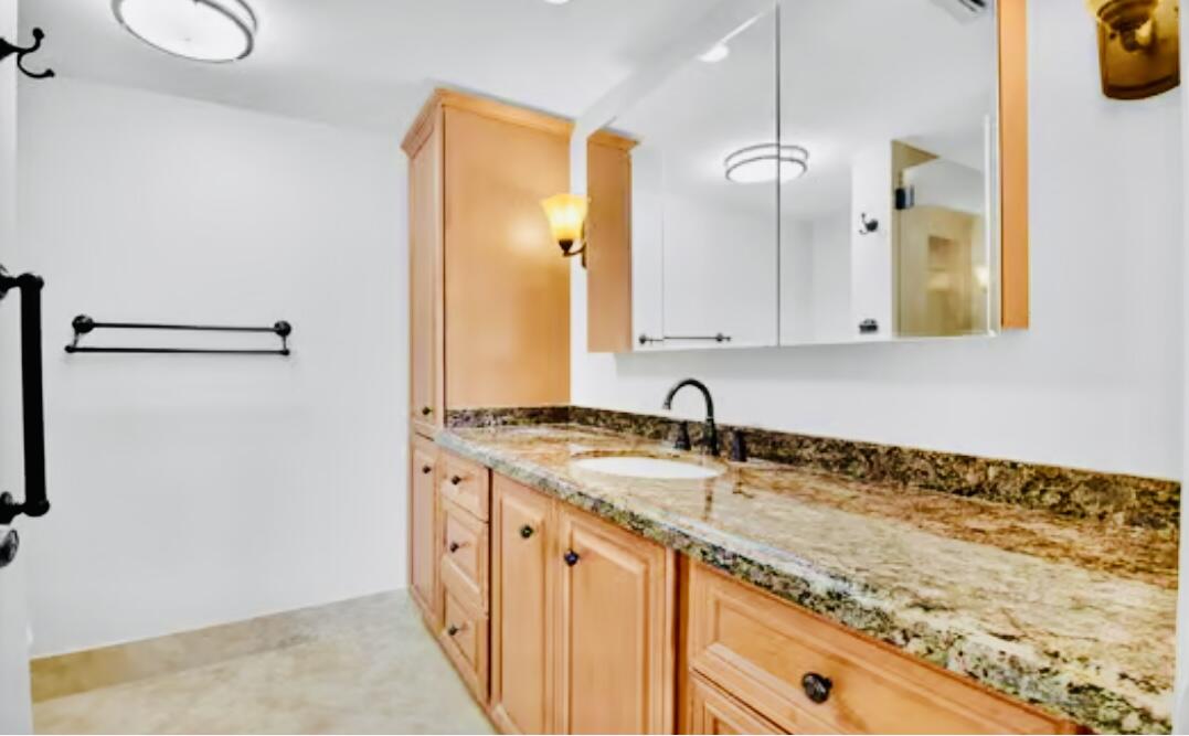 HUNTINGTON POINTE - Residential