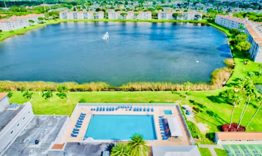 HUNTINGTON POINTE - Residential