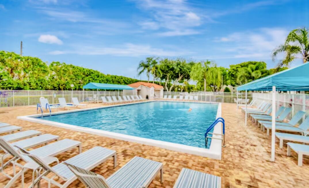 HUNTINGTON POINTE - Residential