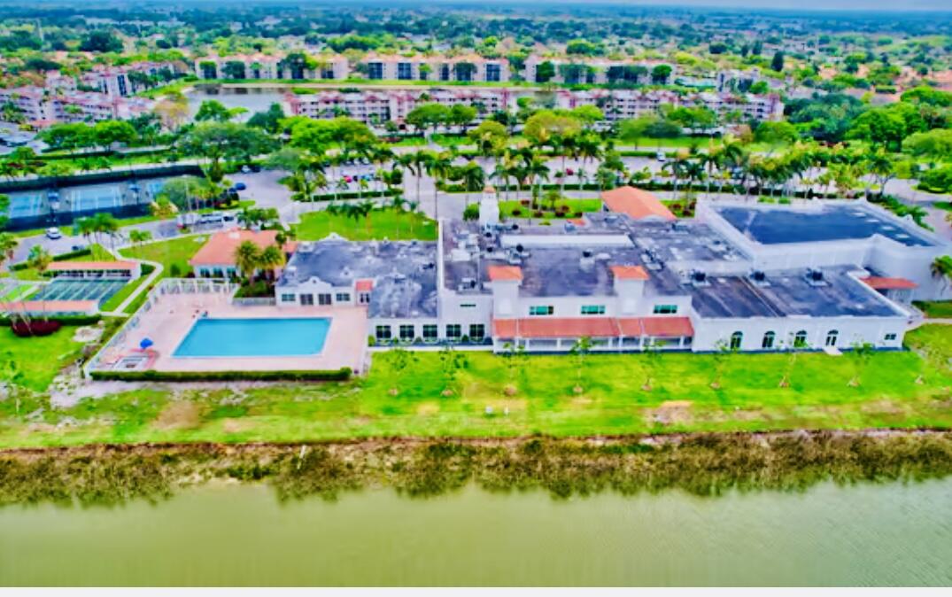 HUNTINGTON POINTE - Residential