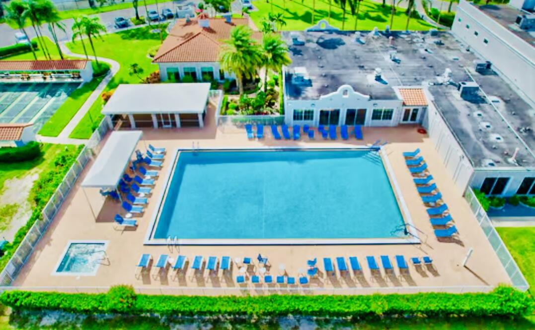 HUNTINGTON POINTE - Residential