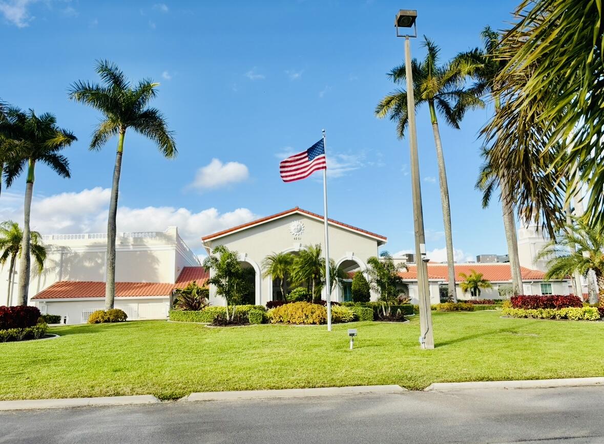 HUNTINGTON POINTE - Residential