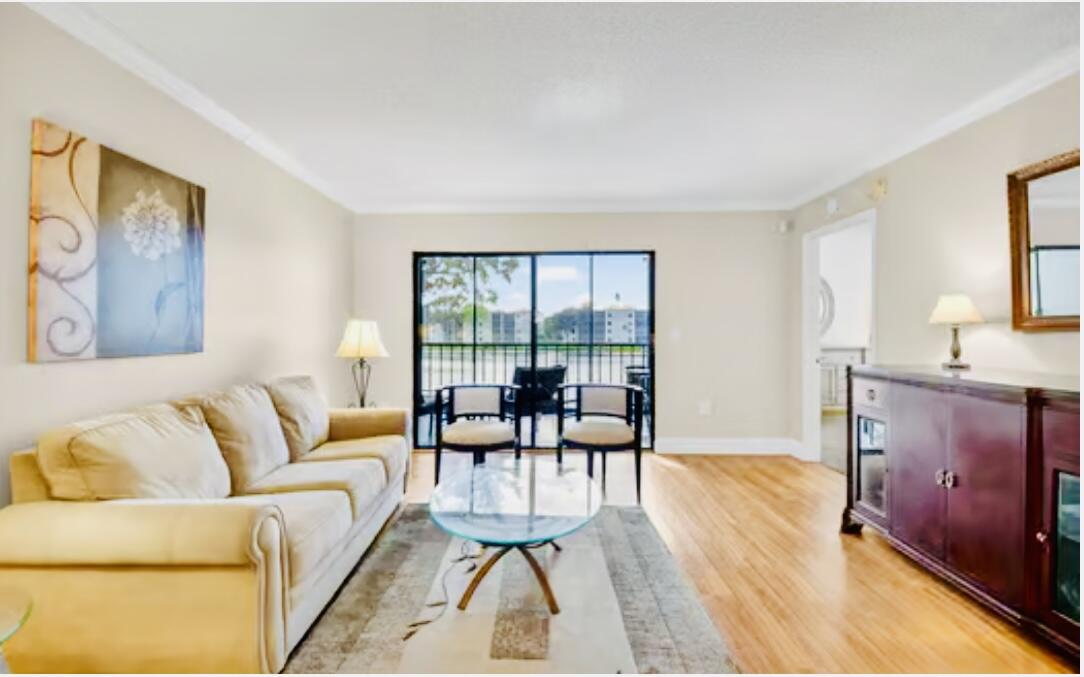 HUNTINGTON POINTE - Residential