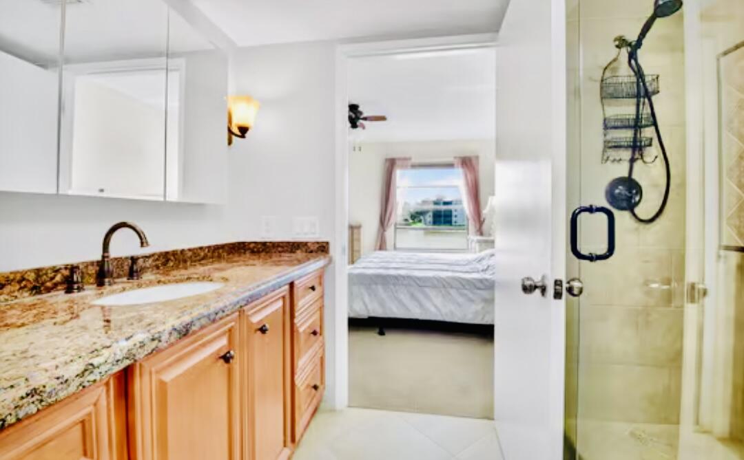 HUNTINGTON POINTE - Residential