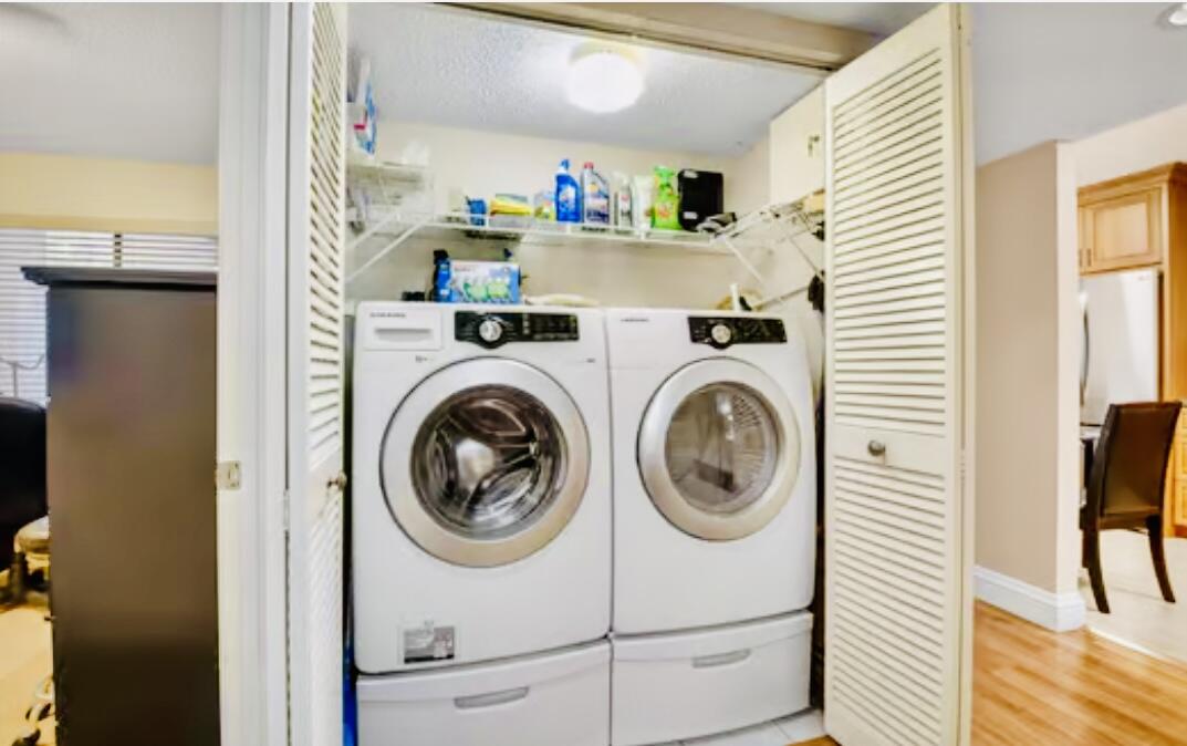 HUNTINGTON POINTE - Residential