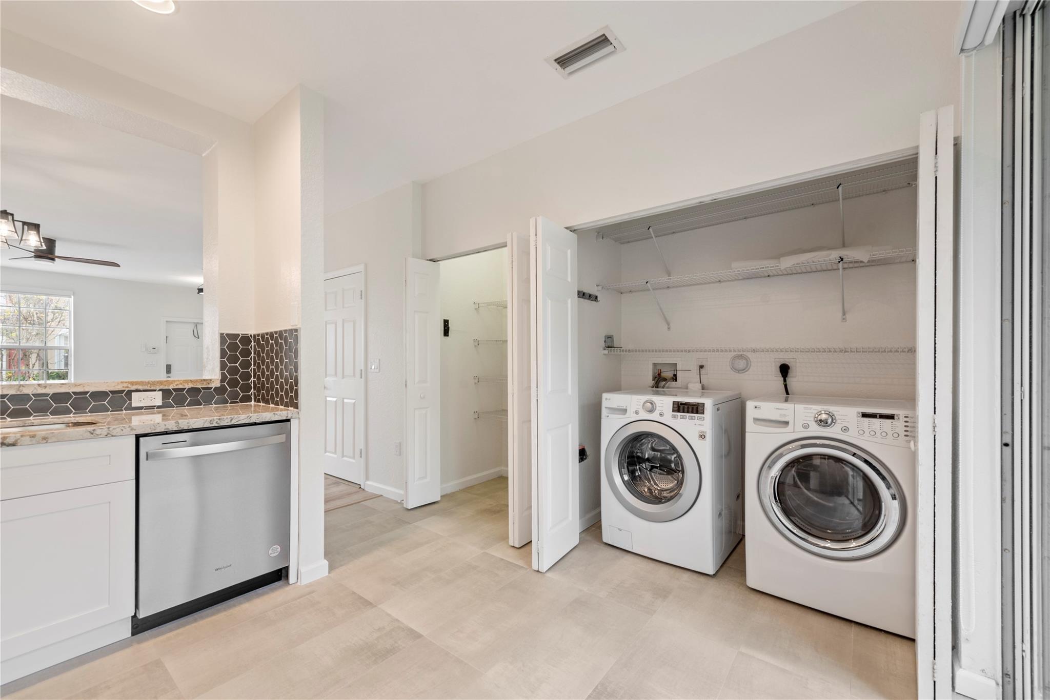 PARK PLACE AT PLANTA - Residential