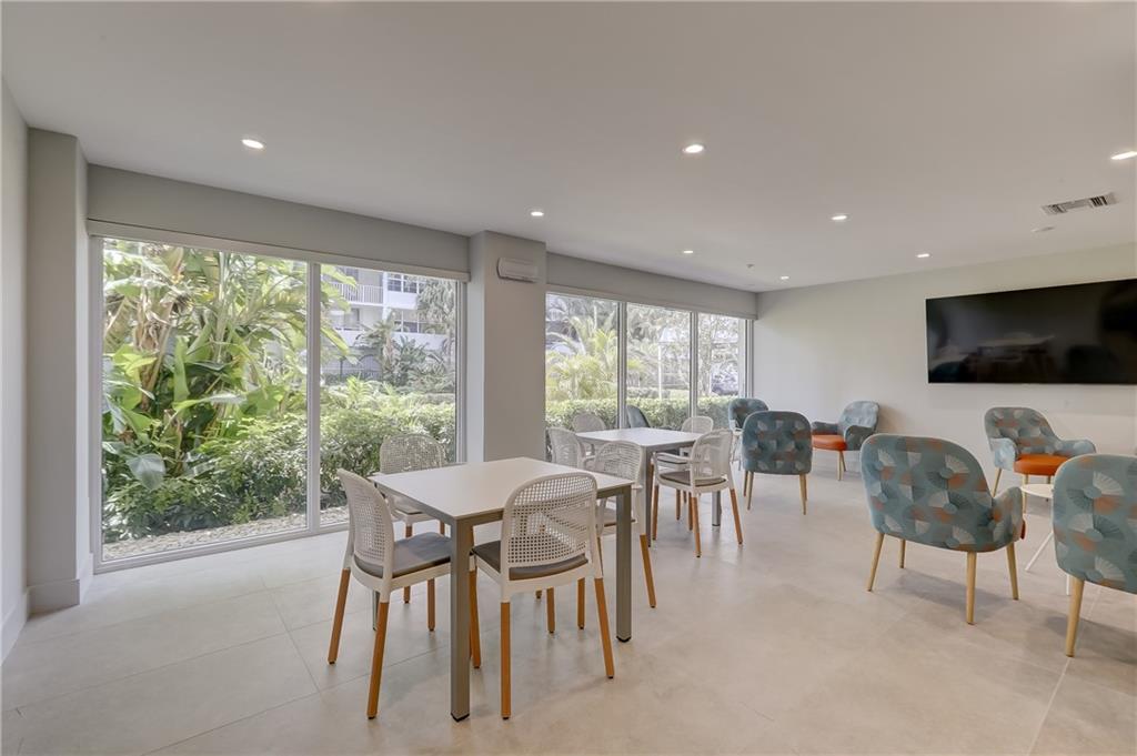 EAST POINT TOWERS - Residential