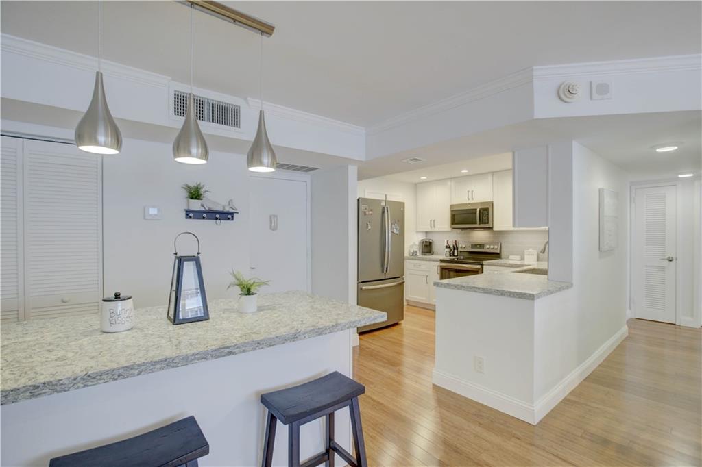 EAST POINT TOWERS - Residential