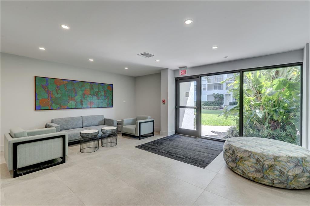 EAST POINT TOWERS - Residential