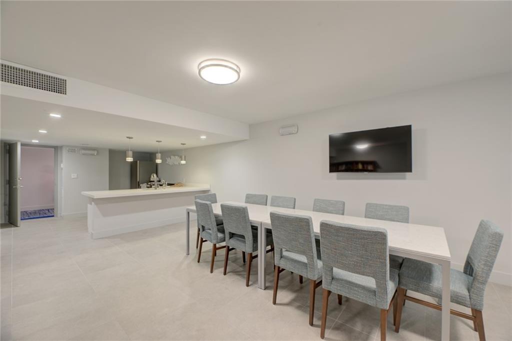 EAST POINT TOWERS - Residential