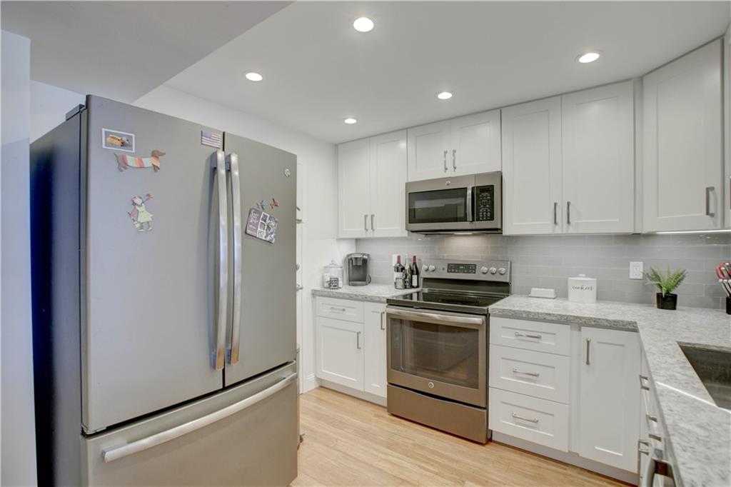 EAST POINT TOWERS - Residential