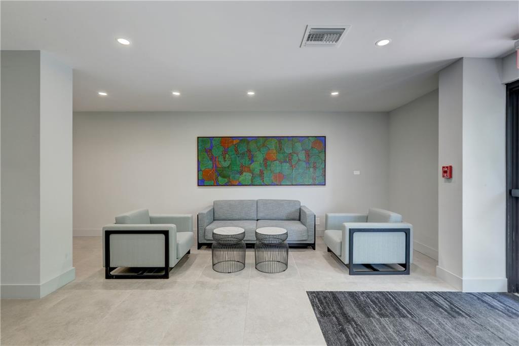 EAST POINT TOWERS - Residential