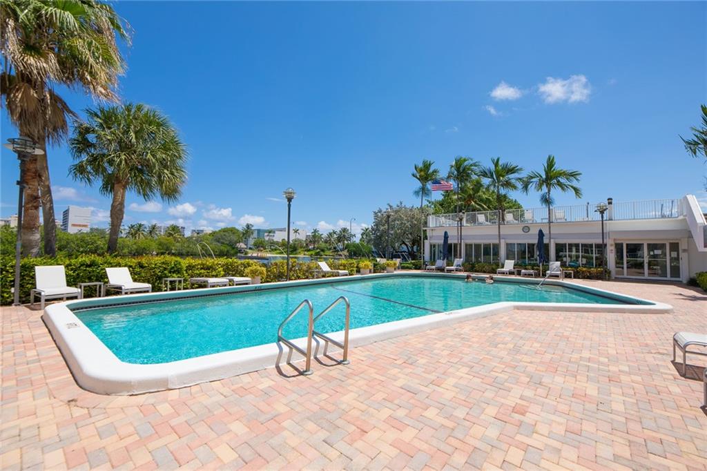 EAST POINT TOWERS - Residential