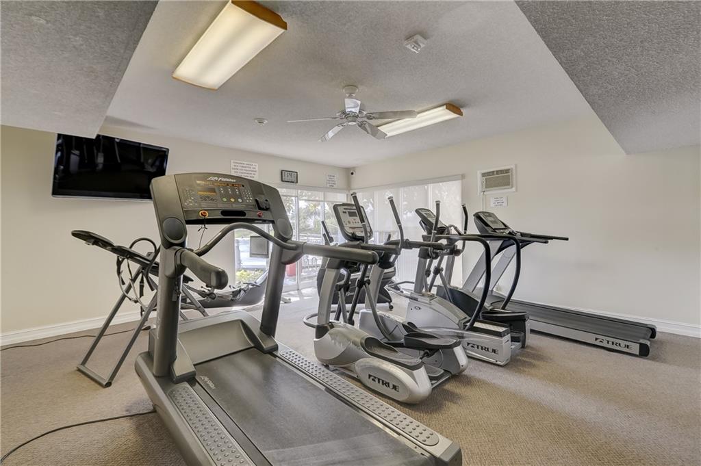 EAST POINT TOWERS - Residential