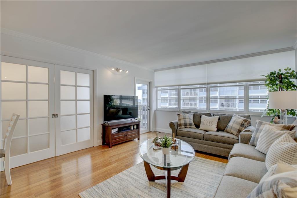 EAST POINT TOWERS - Residential