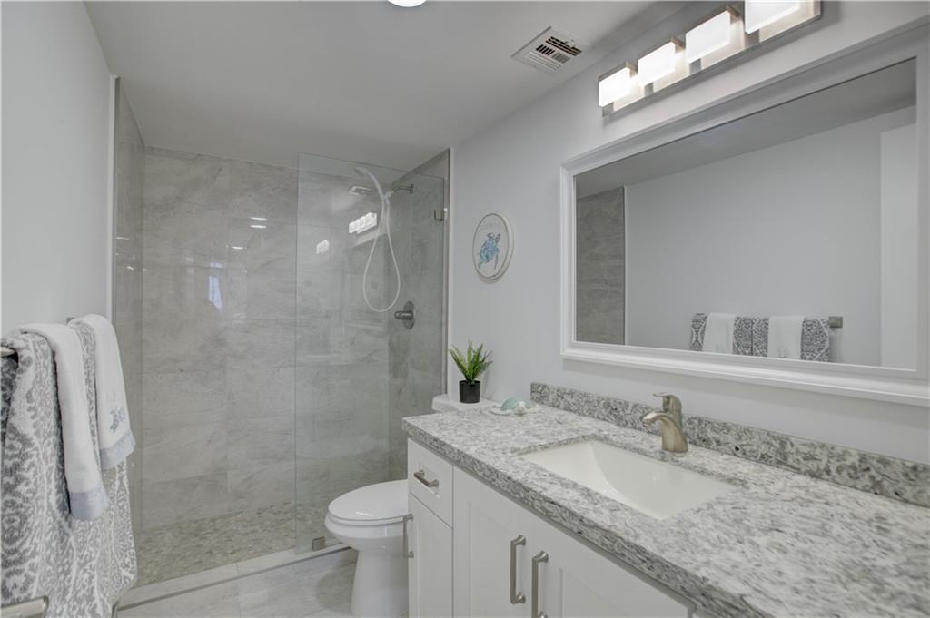 EAST POINT TOWERS - Residential