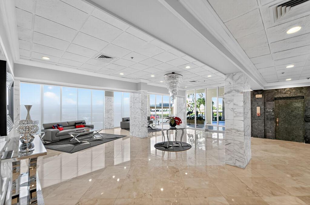 AQUARIUS CONDO - Residential
