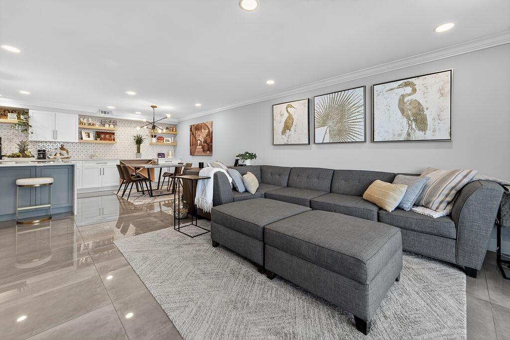 AQUARIUS CONDO - Residential