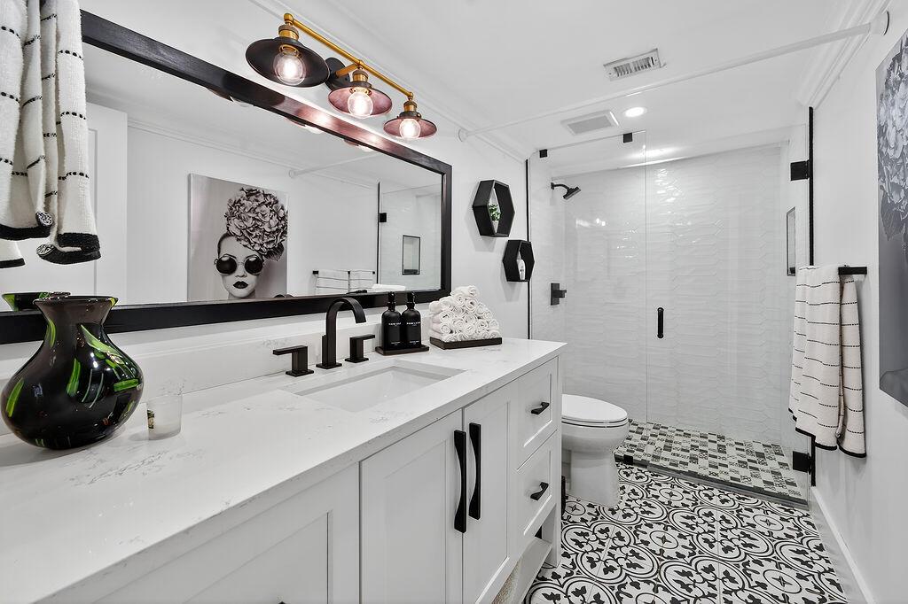 AQUARIUS CONDO - Residential