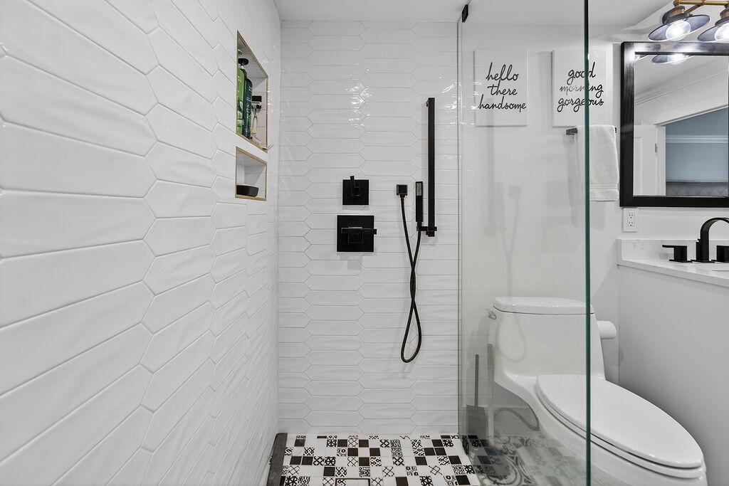 AQUARIUS CONDO - Residential