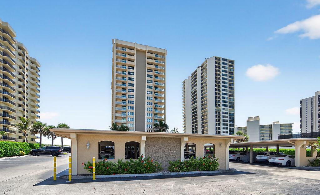AQUARIUS CONDO - Residential