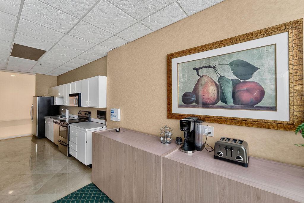 AQUARIUS CONDO - Residential