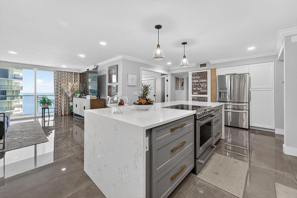 AQUARIUS CONDO - Residential