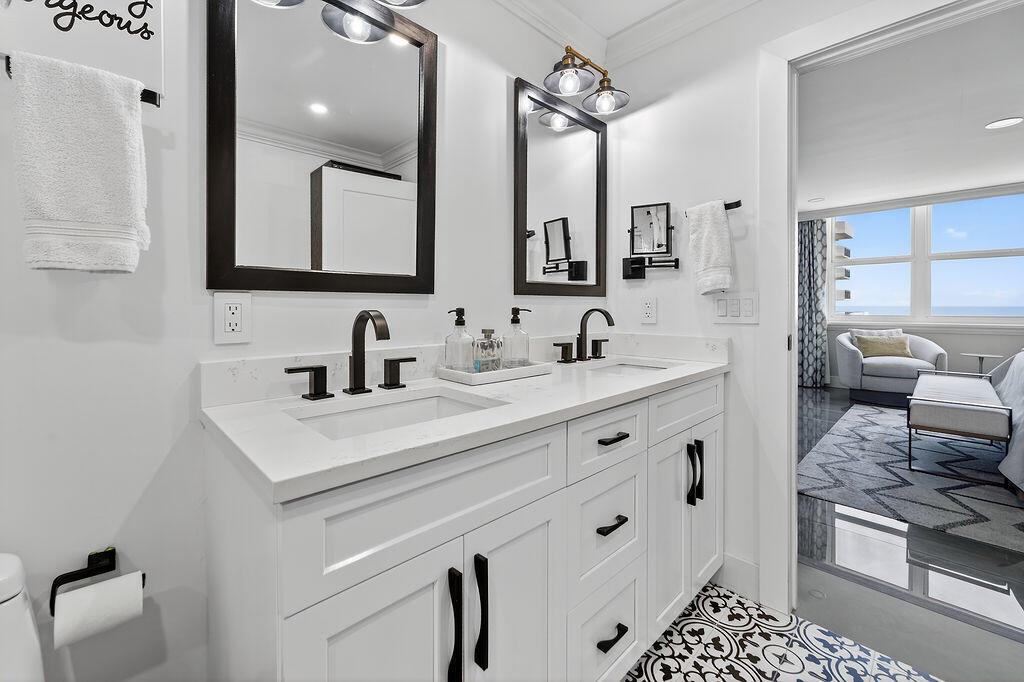 AQUARIUS CONDO - Residential