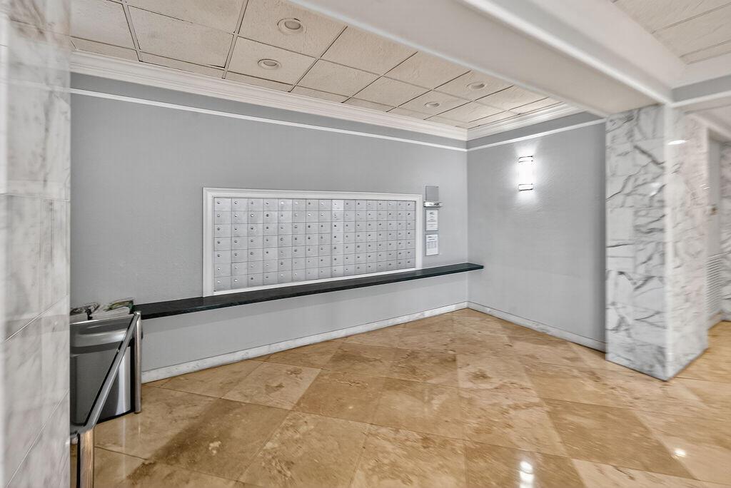 AQUARIUS CONDO - Residential