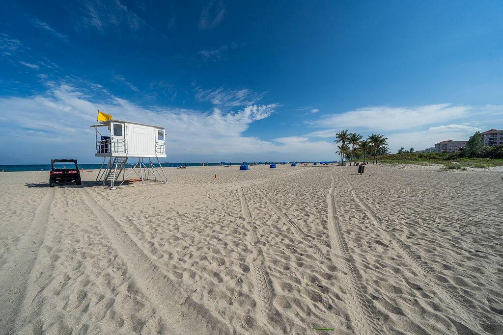 AQUARIUS CONDO - Residential