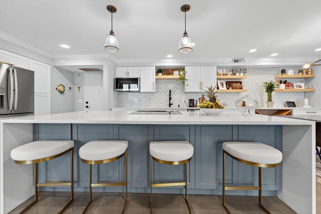 AQUARIUS CONDO - Residential