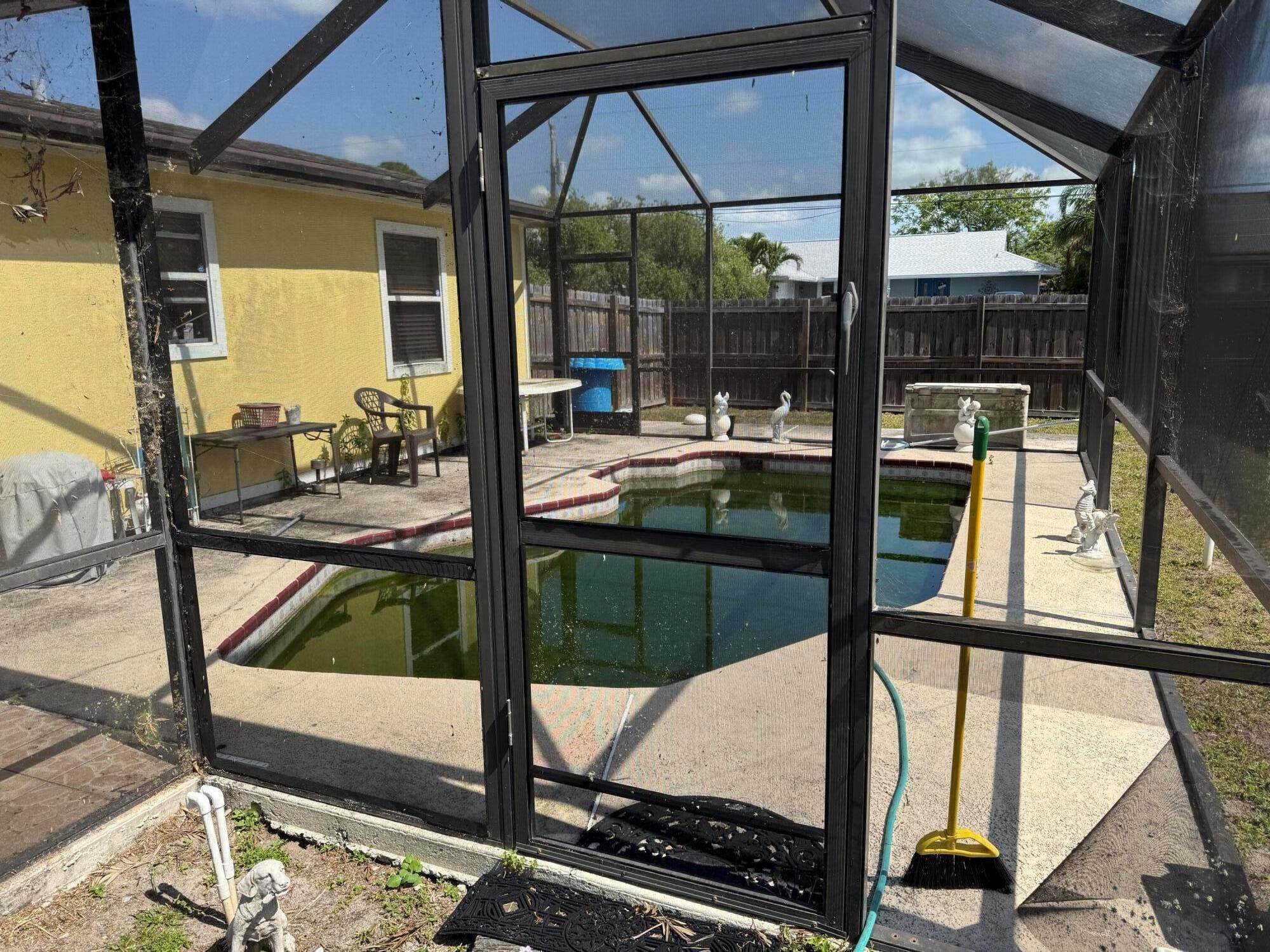 1701 SW Cloverleaf Street, Port St Lucie, FL, 34953/$250,000 1 1701 SW Cloverleaf Street