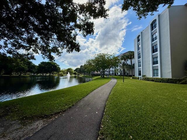 LAKESIDE CONDO - Residential Lease