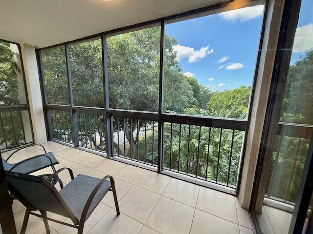 LAKESIDE CONDO - Residential Lease