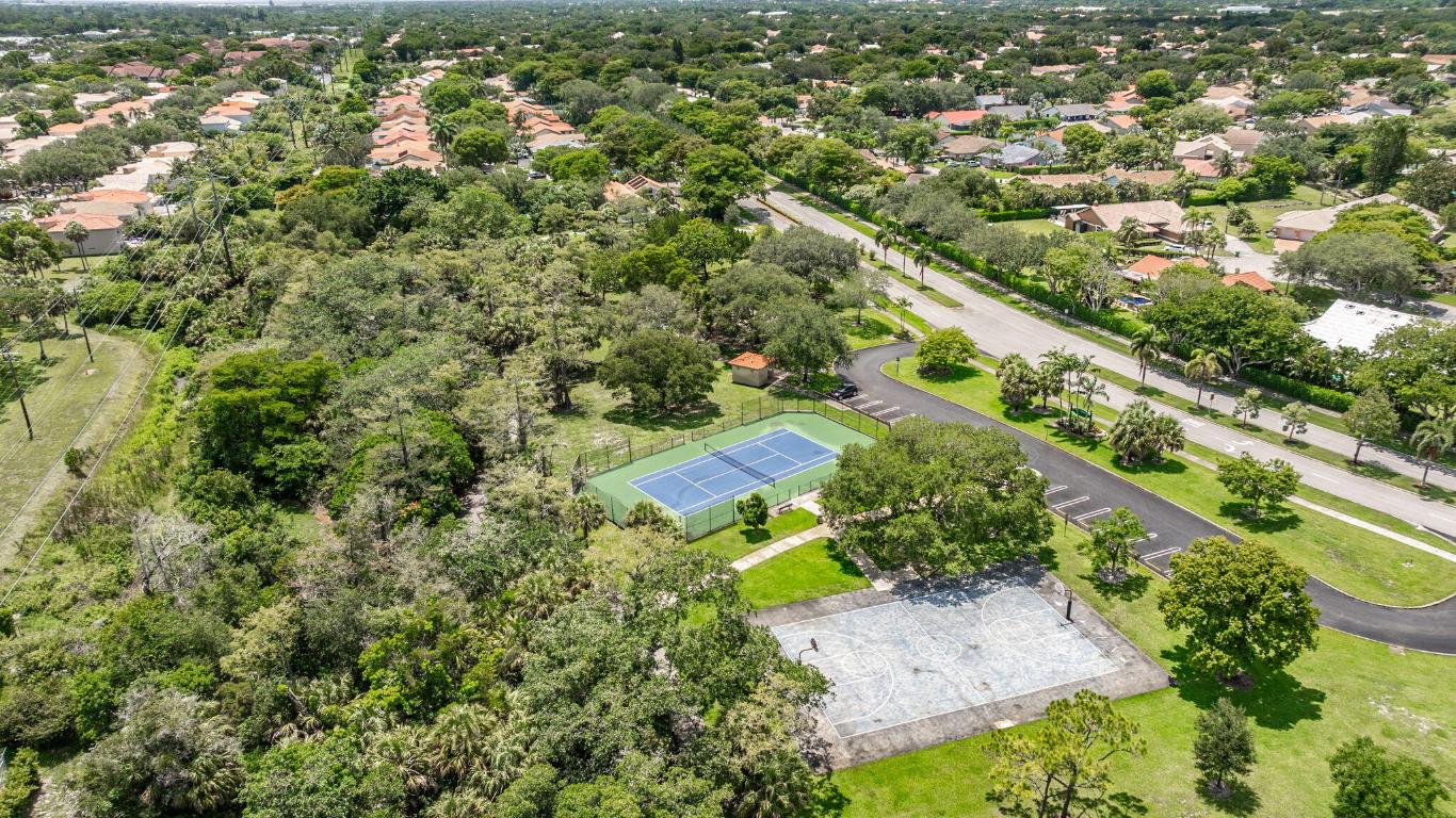 PINE RIDGE - Residential