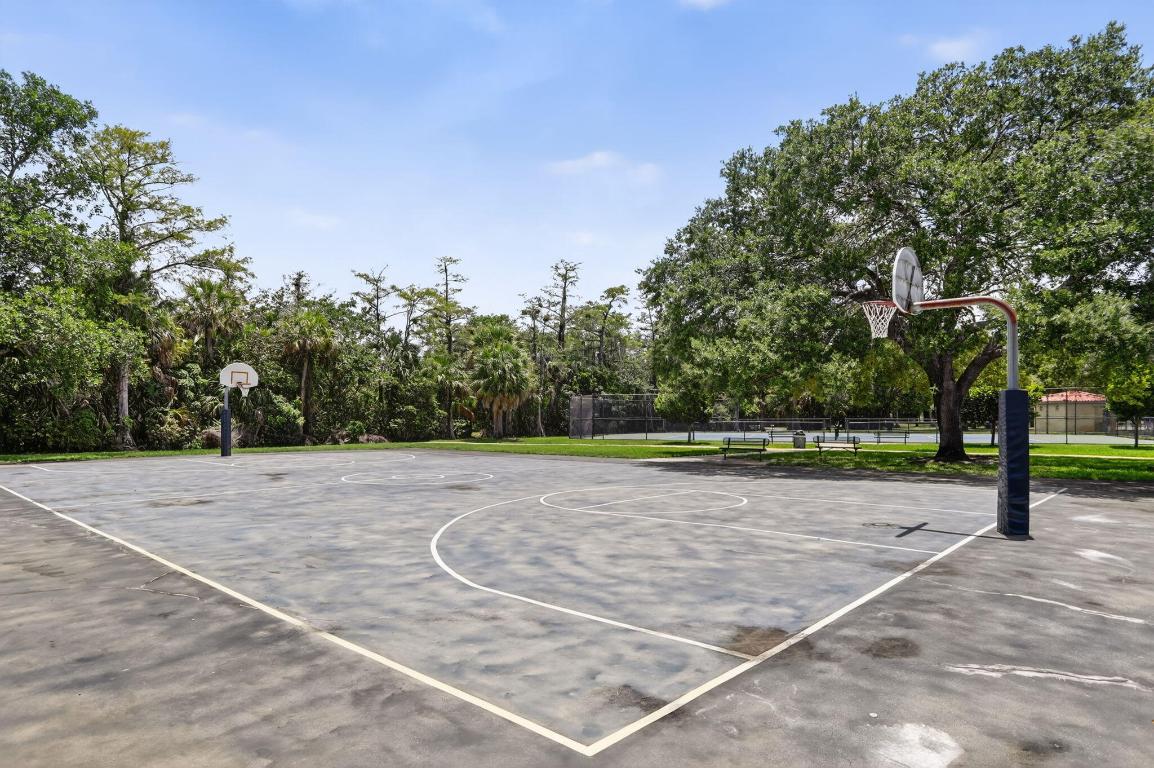 PINE RIDGE - Residential