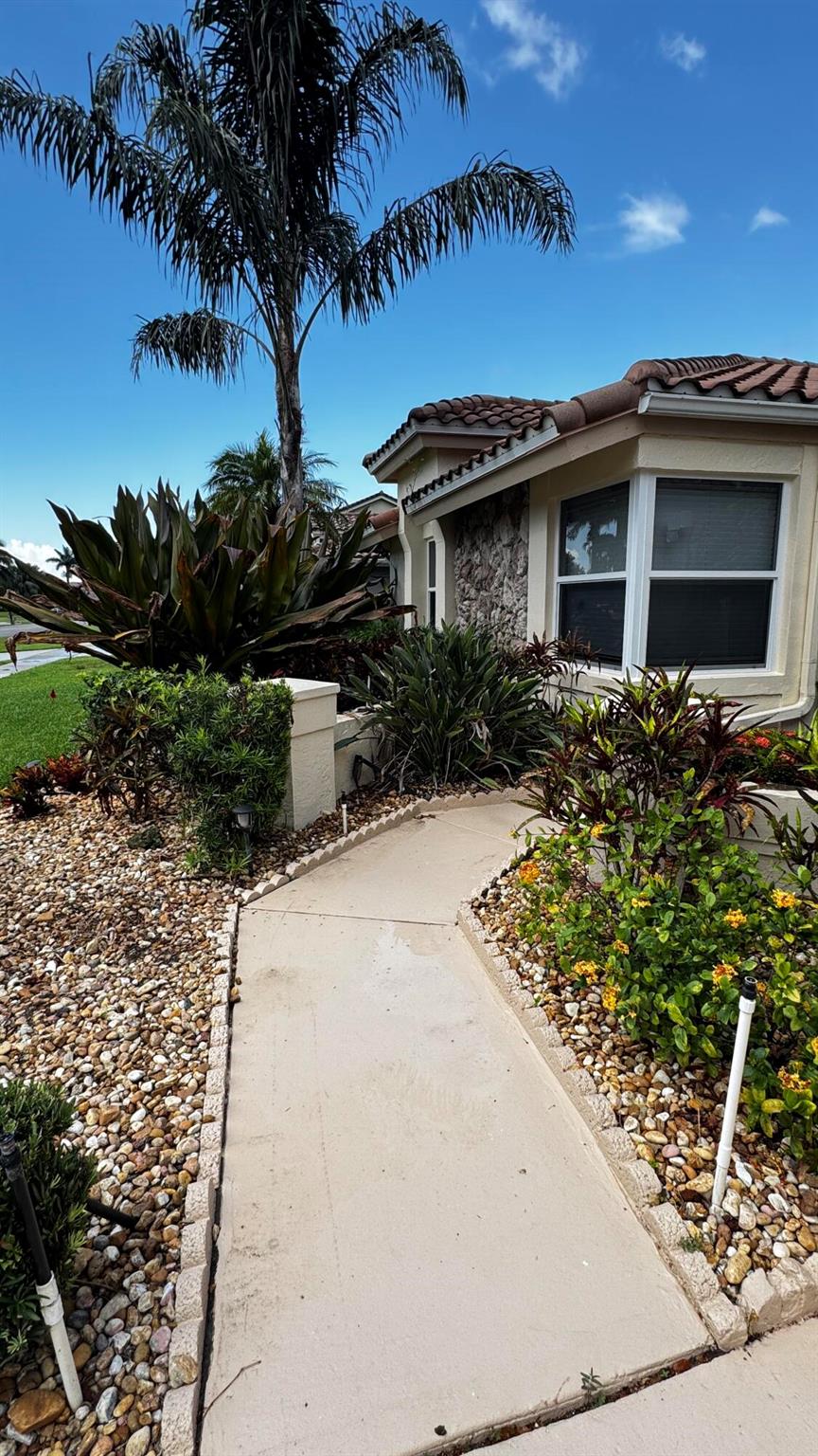 11822 Island Lakes Lane