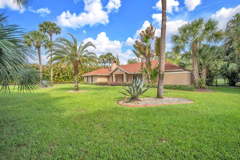 Photo of 13759 Doubletree Trail, Wellington, FL 33414 (MLS # B26017018)