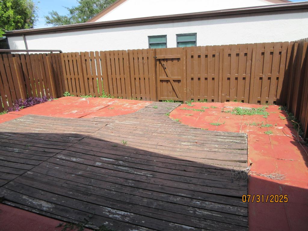 OMEGA VILLAS 3 CONDO - Residential