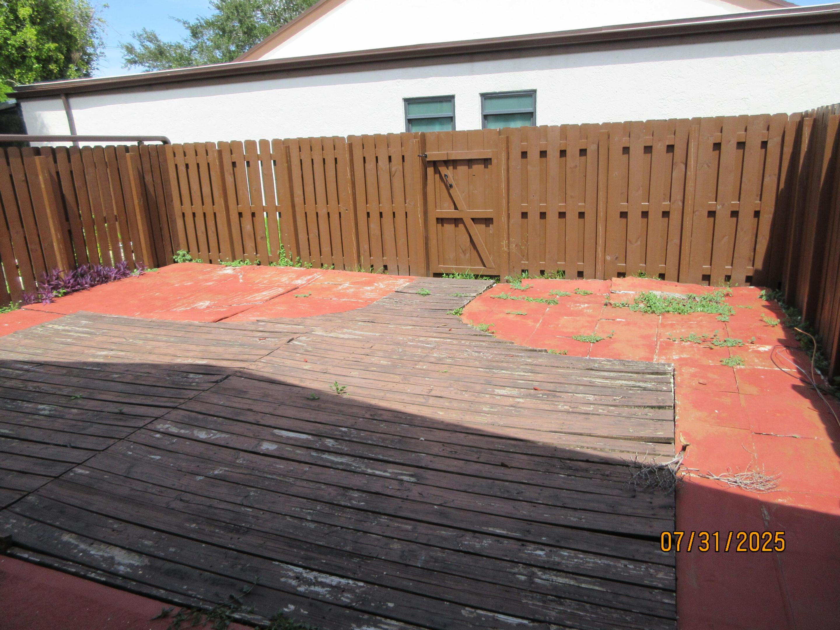 OMEGA VILLAS 3 CONDO - Residential