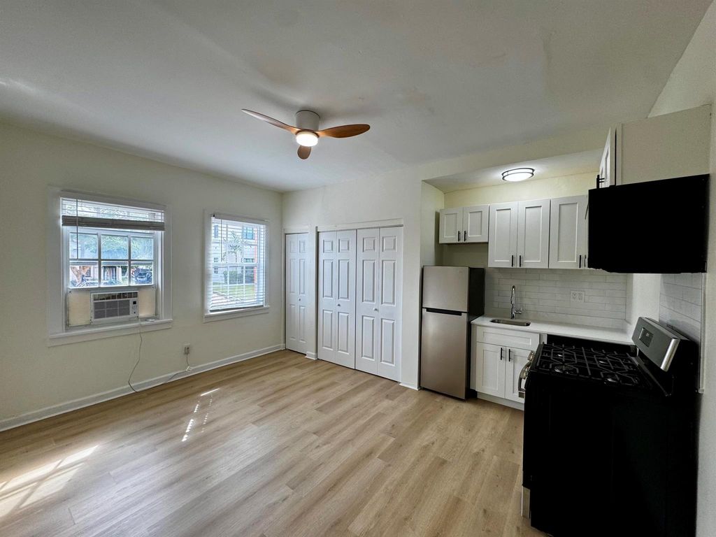 Photo of 623 Park Place #4, West Palm Beach, FL 33401 (MLS # R11034733)