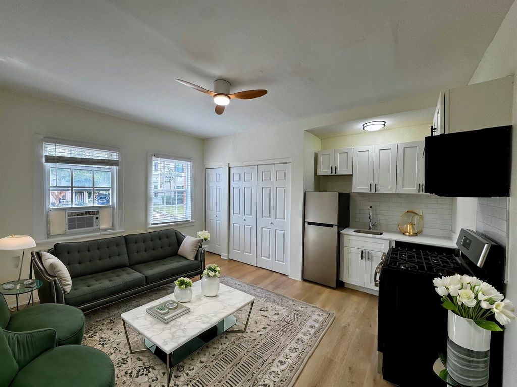 Photo of 623 Park Place #4, West Palm Beach, FL 33401 (MLS # R11034733)
