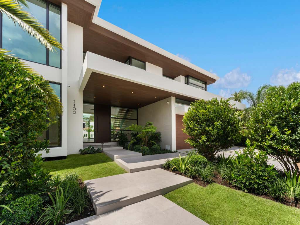 Photo of 2400 Barcelona Drive, Fort Lauderdale, FL 33301 (MLS # B26061712)