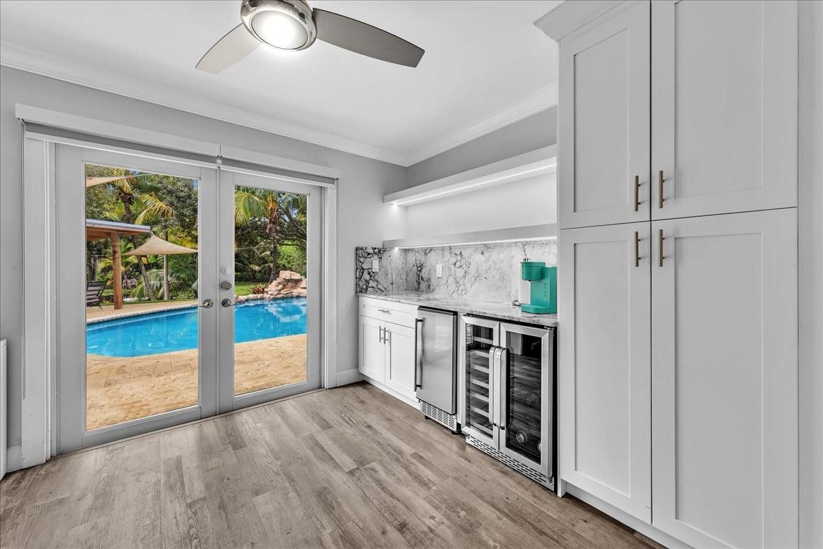 Hiatus Ranchettes 92-36 B - Residential Lease