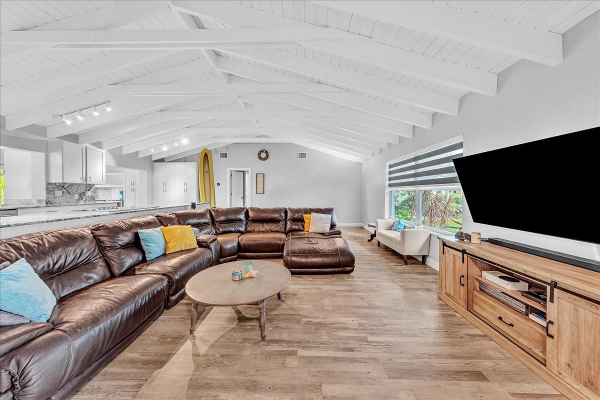 Hiatus Ranchettes 92-36 B - Residential Lease