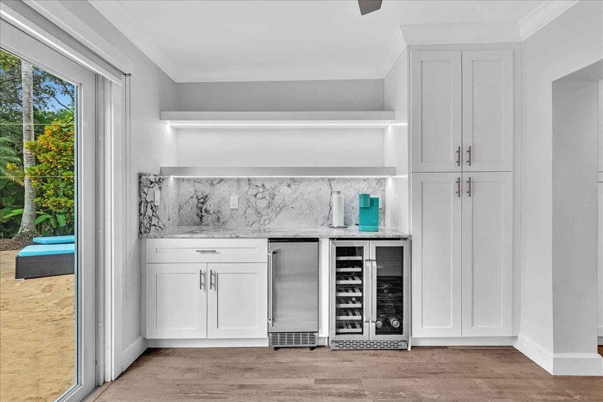 Hiatus Ranchettes 92-36 B - Residential Lease